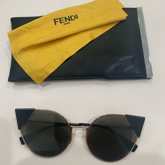 Fendi Cat Eye sunglasses Lei FF 0190/S - Picture 2 of 10